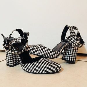 Cute black and white gingham ankle heels!